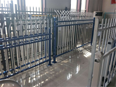 鋅鋼<a href='http://www.fvsm.cn' target='_blank'><u>防<a href='http://www.fvsm.cn' target='_blank'><u>護欄</u></a></u></a>